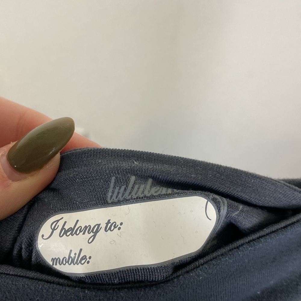 Lululemon Patterned Grey Capris - image 8